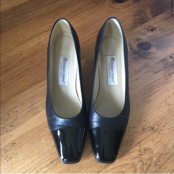 Etienne Aigner Classic Black Leather Pump - Picture 2 of 3